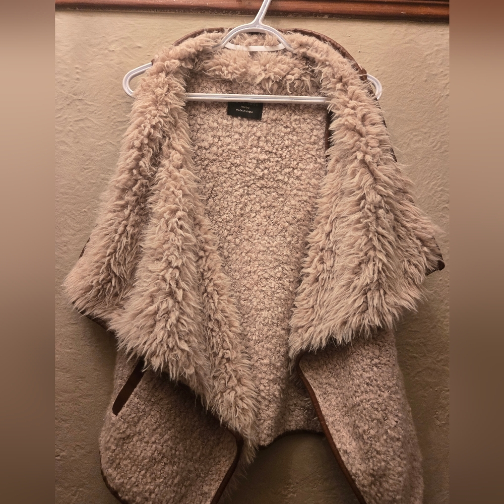 ❤️‍🔥Love Tree Cozy Faux Shearling Teddy Vest Jacket | Size M